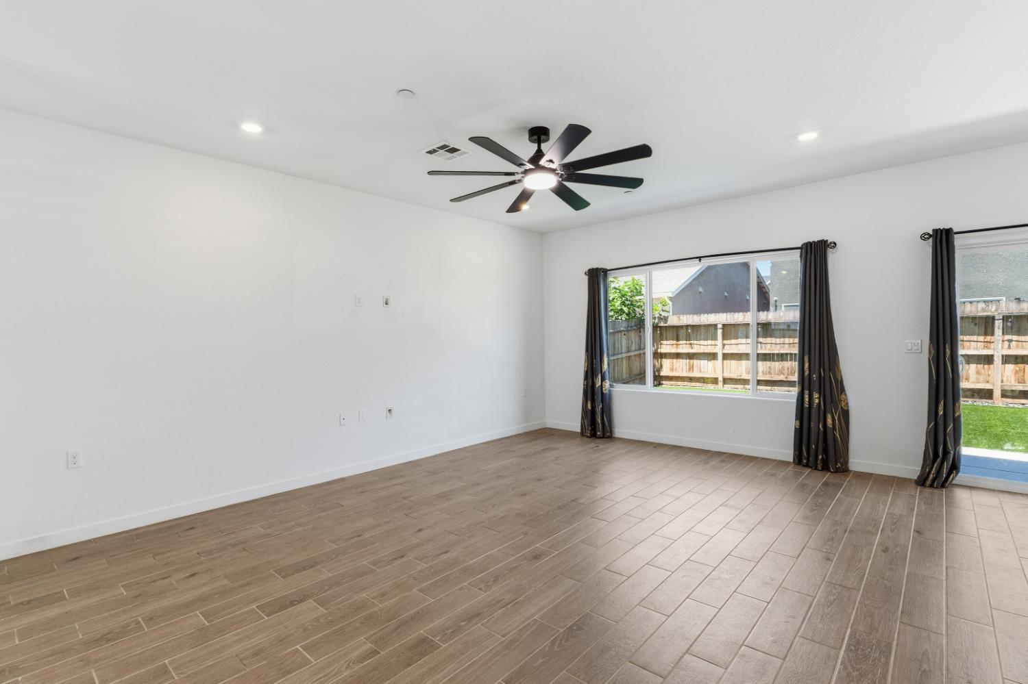 7242 E Amherst Ave, Fresno, CA 93737