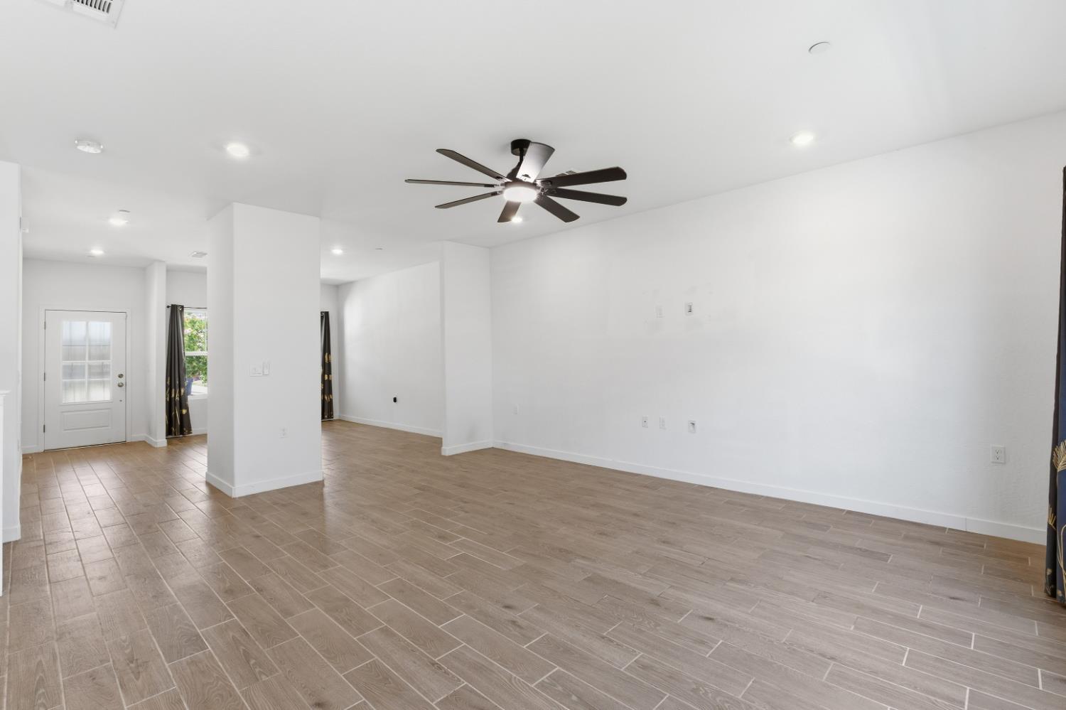 7242 E Amherst Ave, Fresno, CA 93737