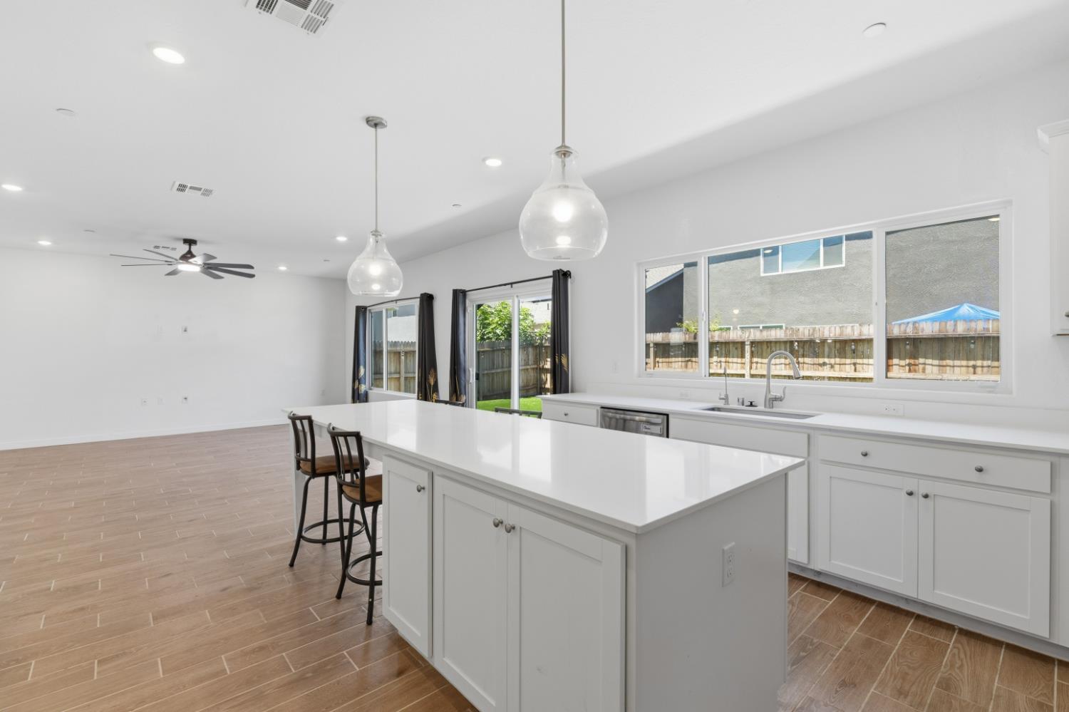 7242 E Amherst Ave, Fresno, CA 93737