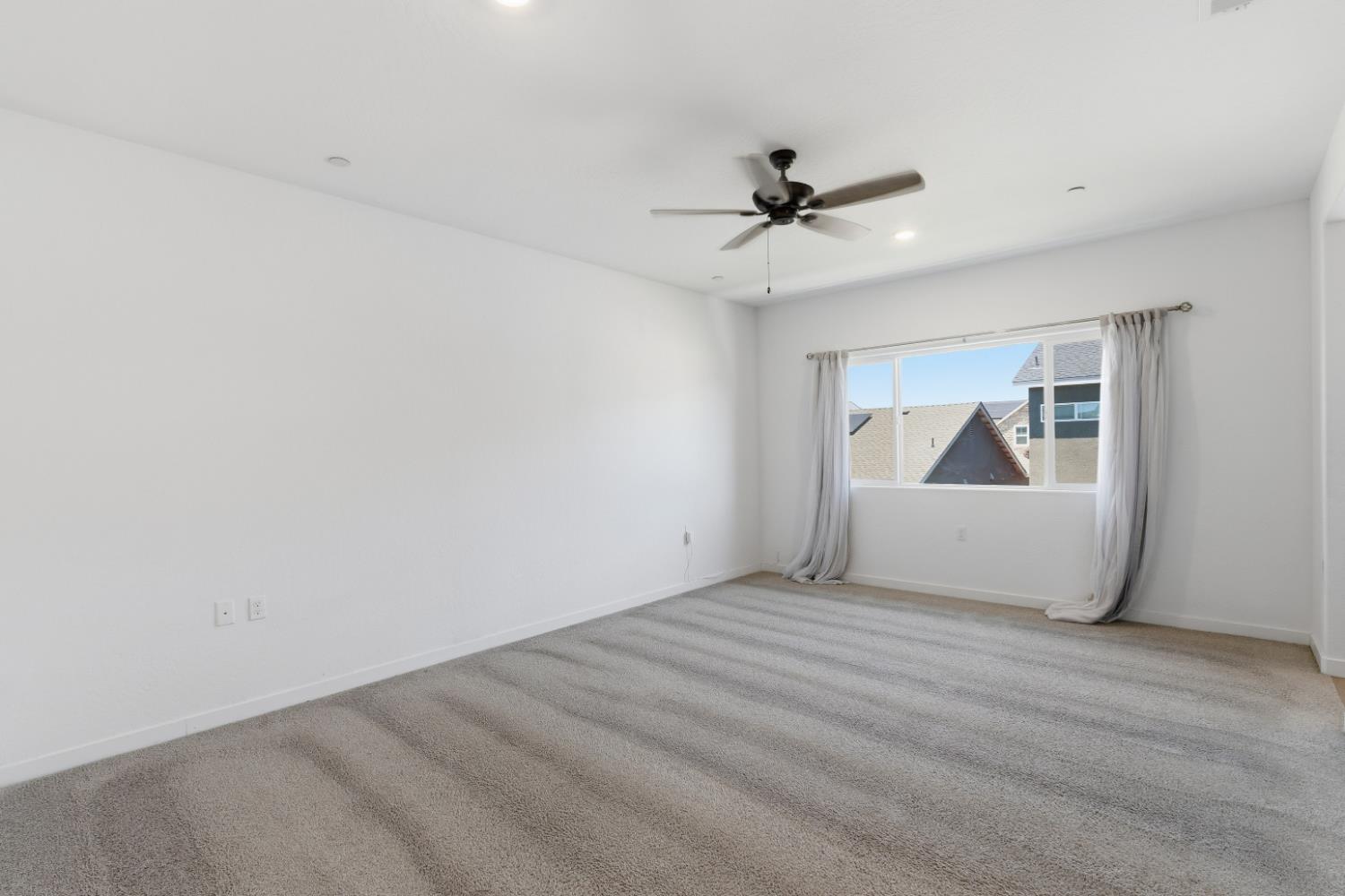 7242 E Amherst Ave, Fresno, CA 93737