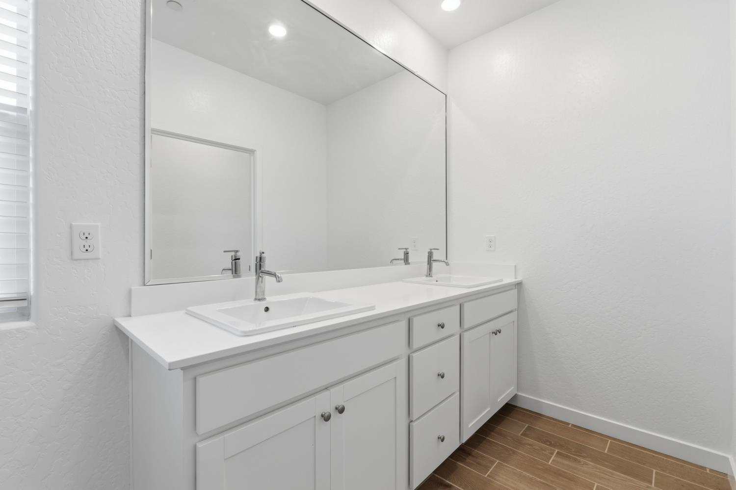 7242 E Amherst Ave, Fresno, CA 93737