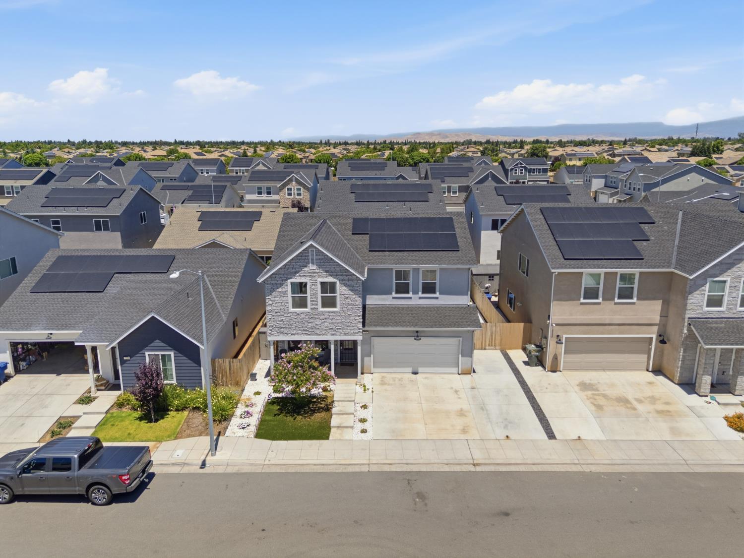 7242 E Amherst Ave, Fresno, CA 93737