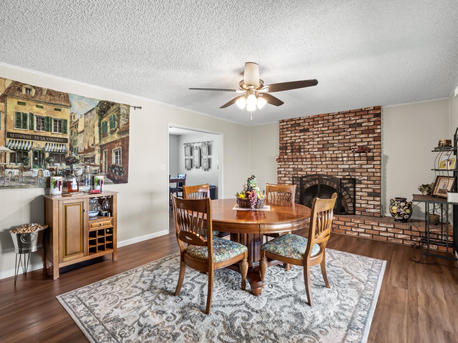 953 E Chennault, Fresno, CA 93720