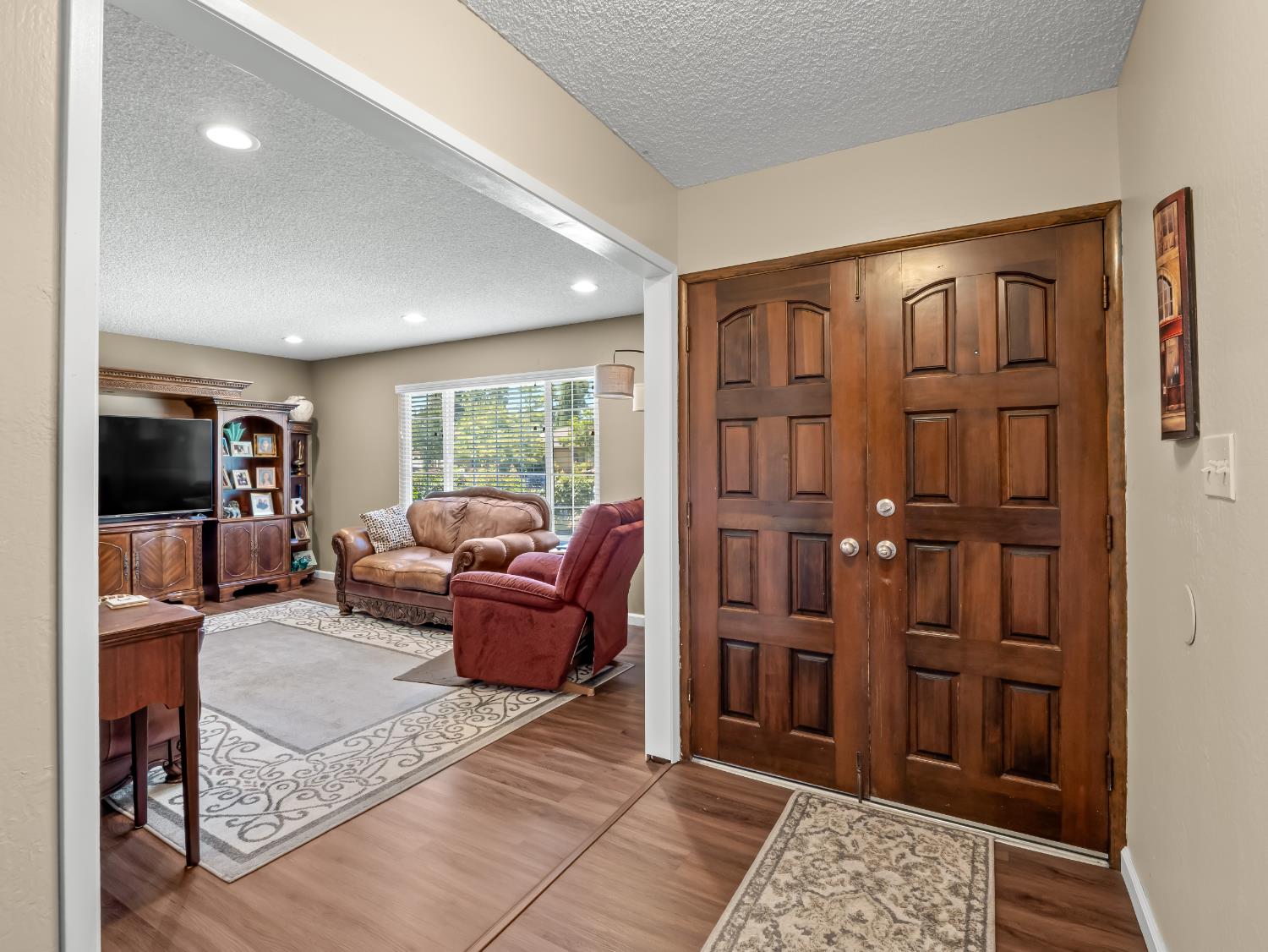 953 E Chennault, Fresno, CA 93720