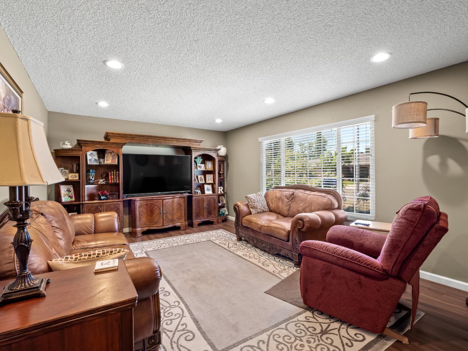 953 E Chennault, Fresno, CA 93720