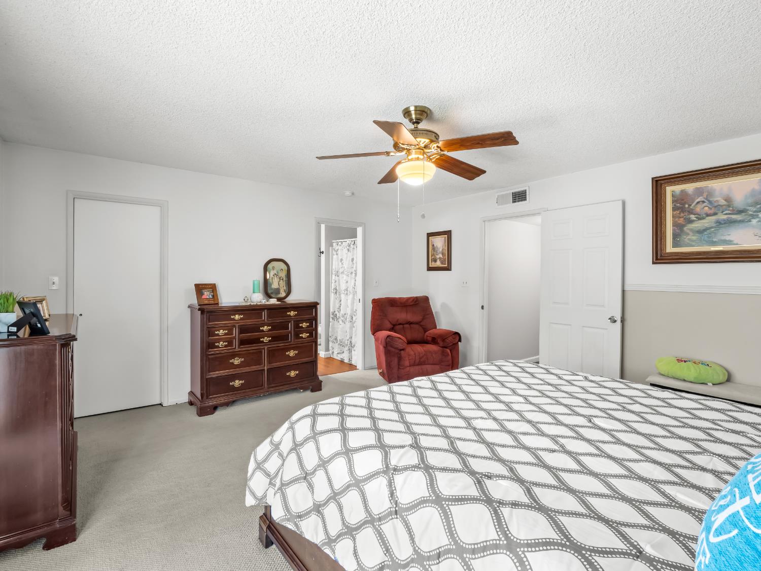953 E Chennault, Fresno, CA 93720