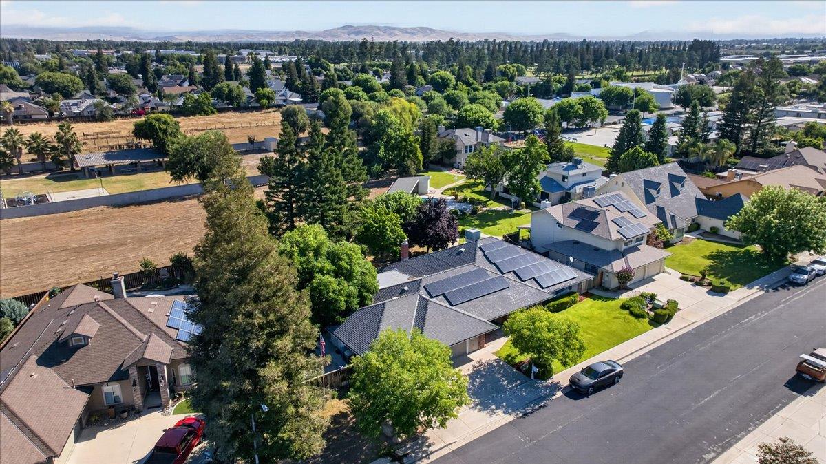321 W Paul Ave, Clovis, CA 93612
