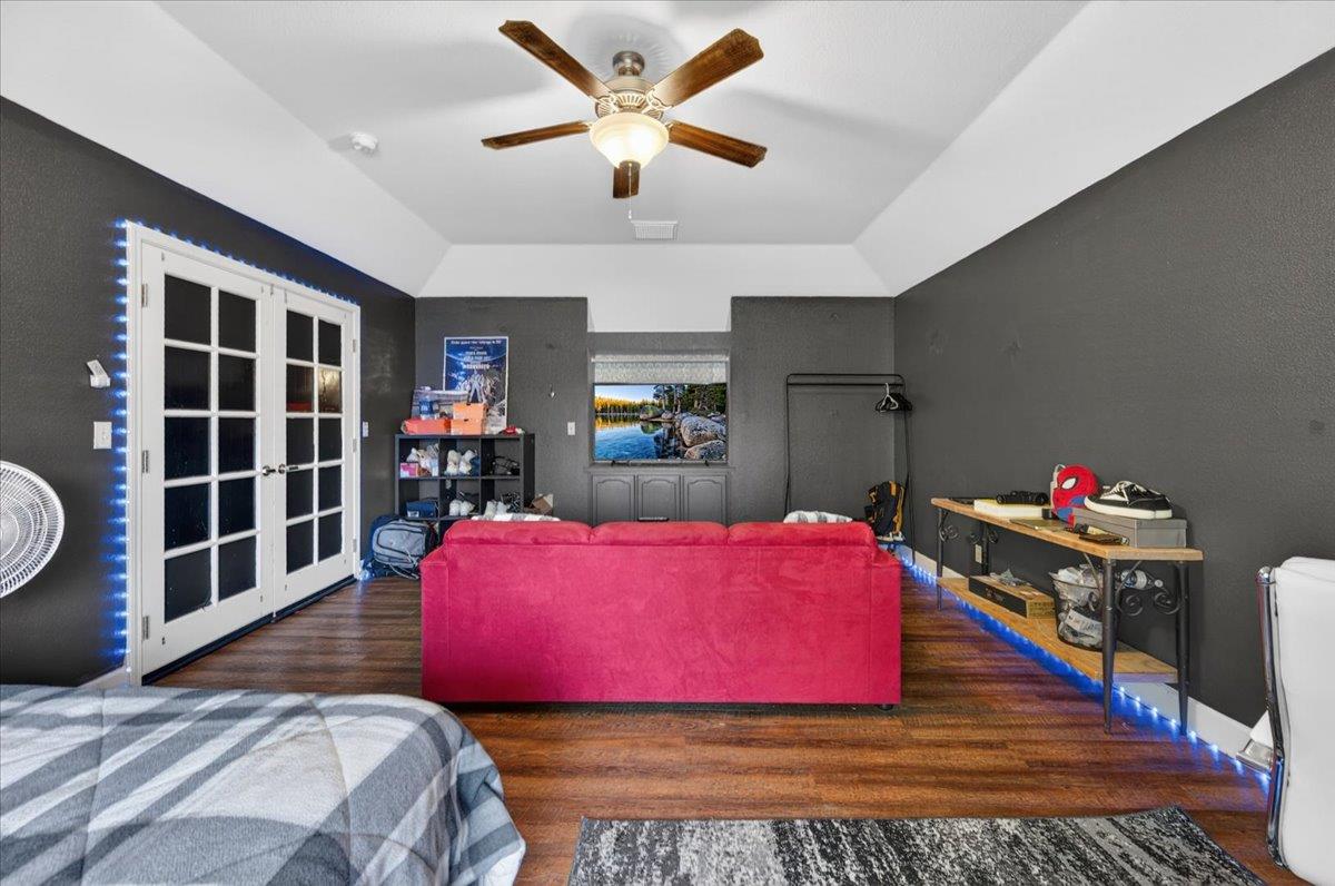 321 W Paul Ave, Clovis, CA 93612