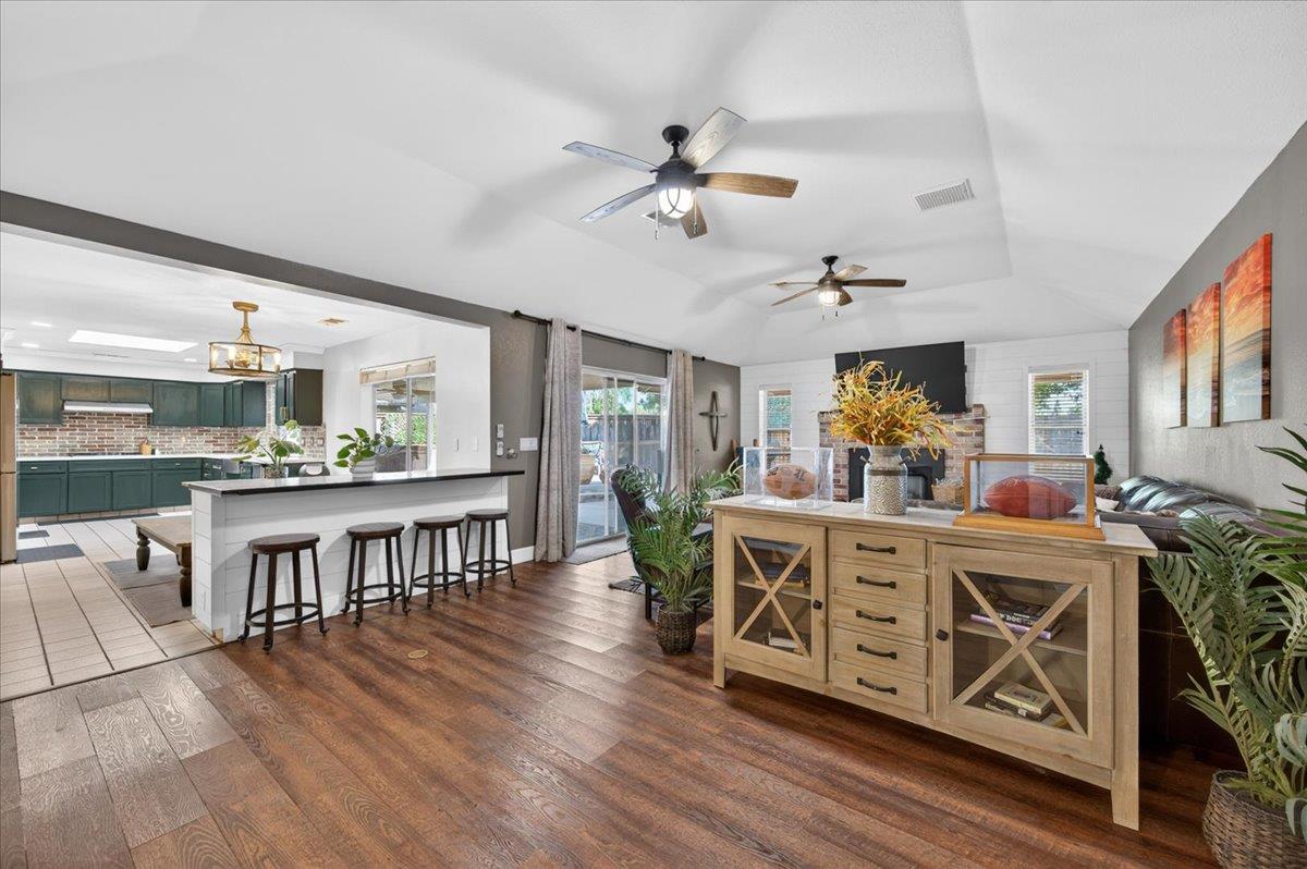 321 W Paul Ave, Clovis, CA 93612