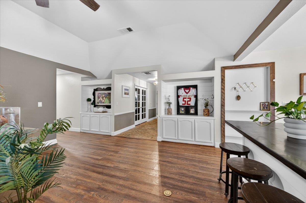321 W Paul Ave, Clovis, CA 93612