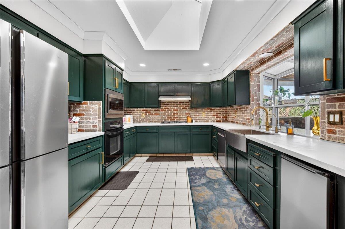 321 W Paul Ave, Clovis, CA 93612