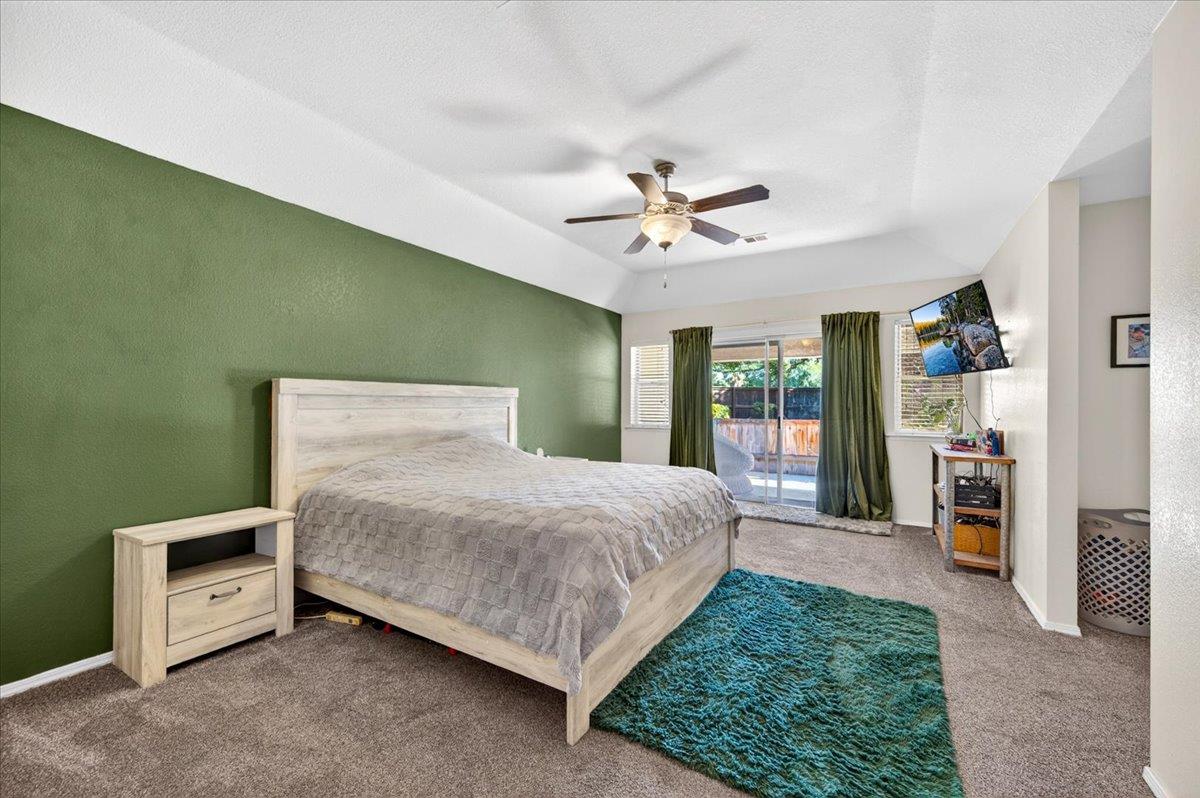 321 W Paul Ave, Clovis, CA 93612