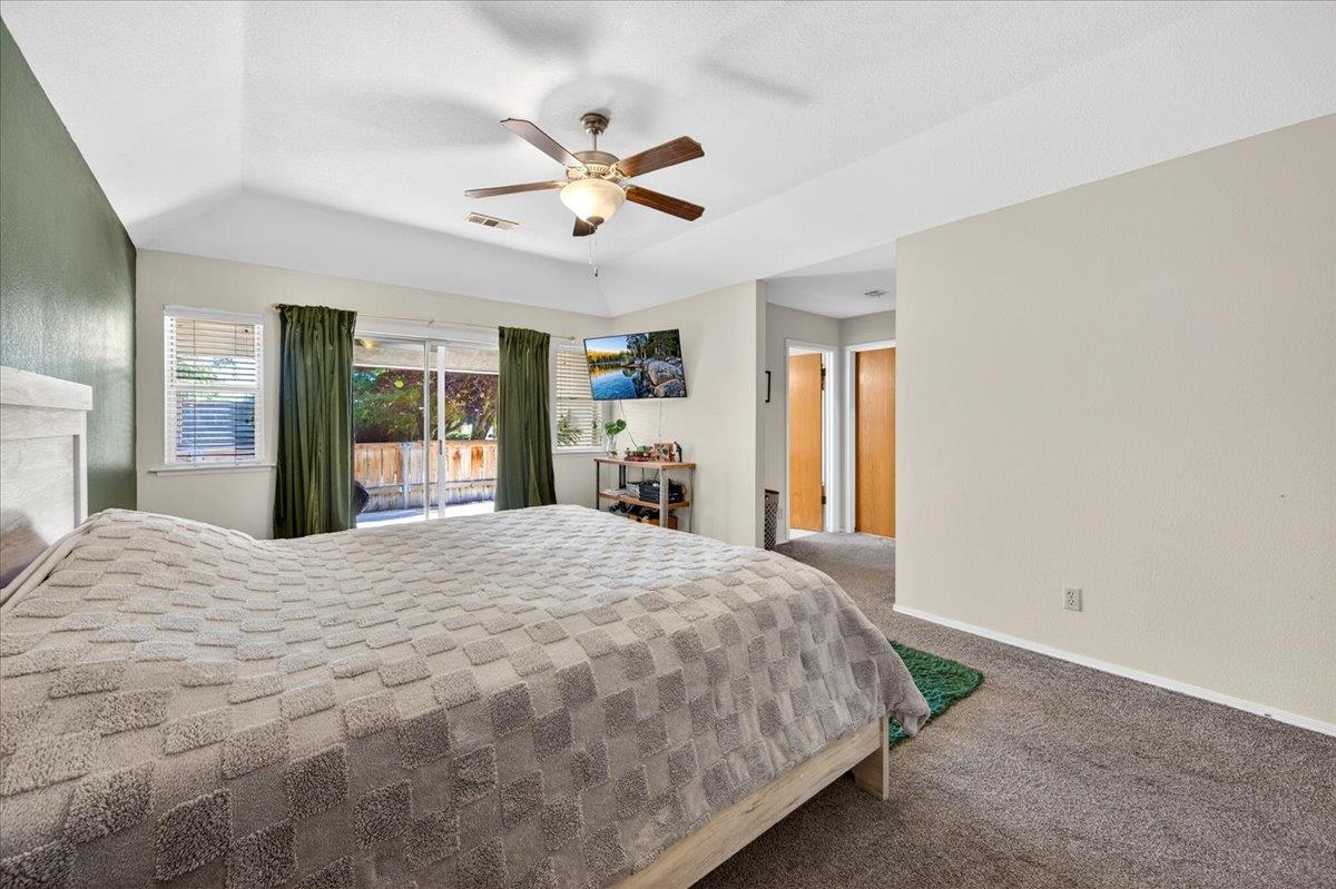 321 W Paul Ave, Clovis, CA 93612