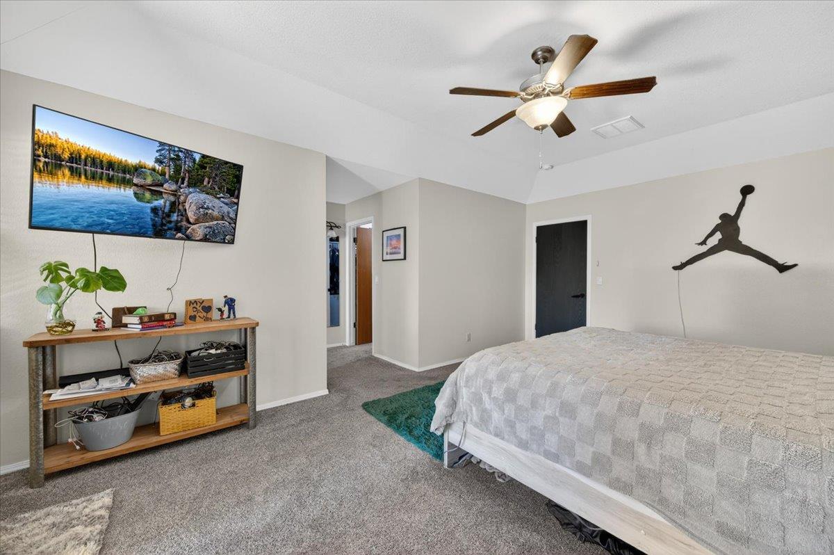 321 W Paul Ave, Clovis, CA 93612