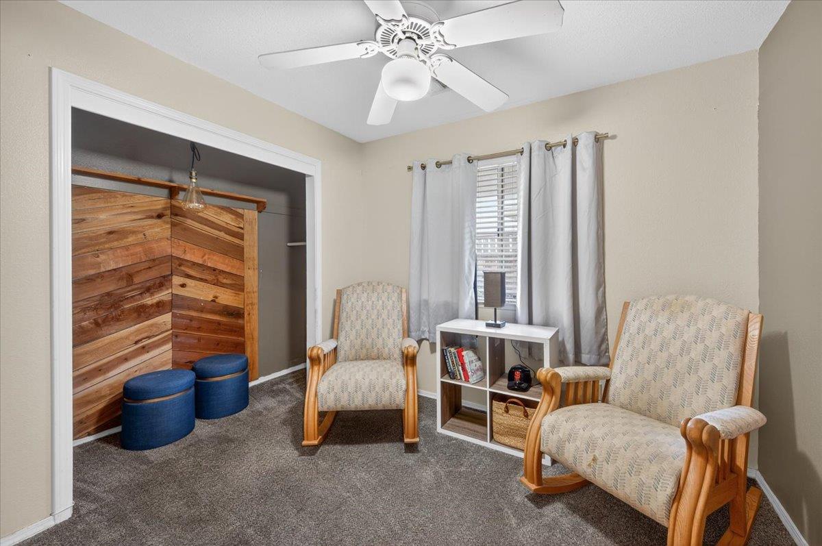321 W Paul Ave, Clovis, CA 93612