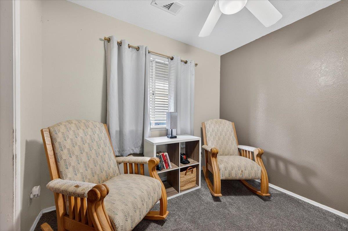 321 W Paul Ave, Clovis, CA 93612