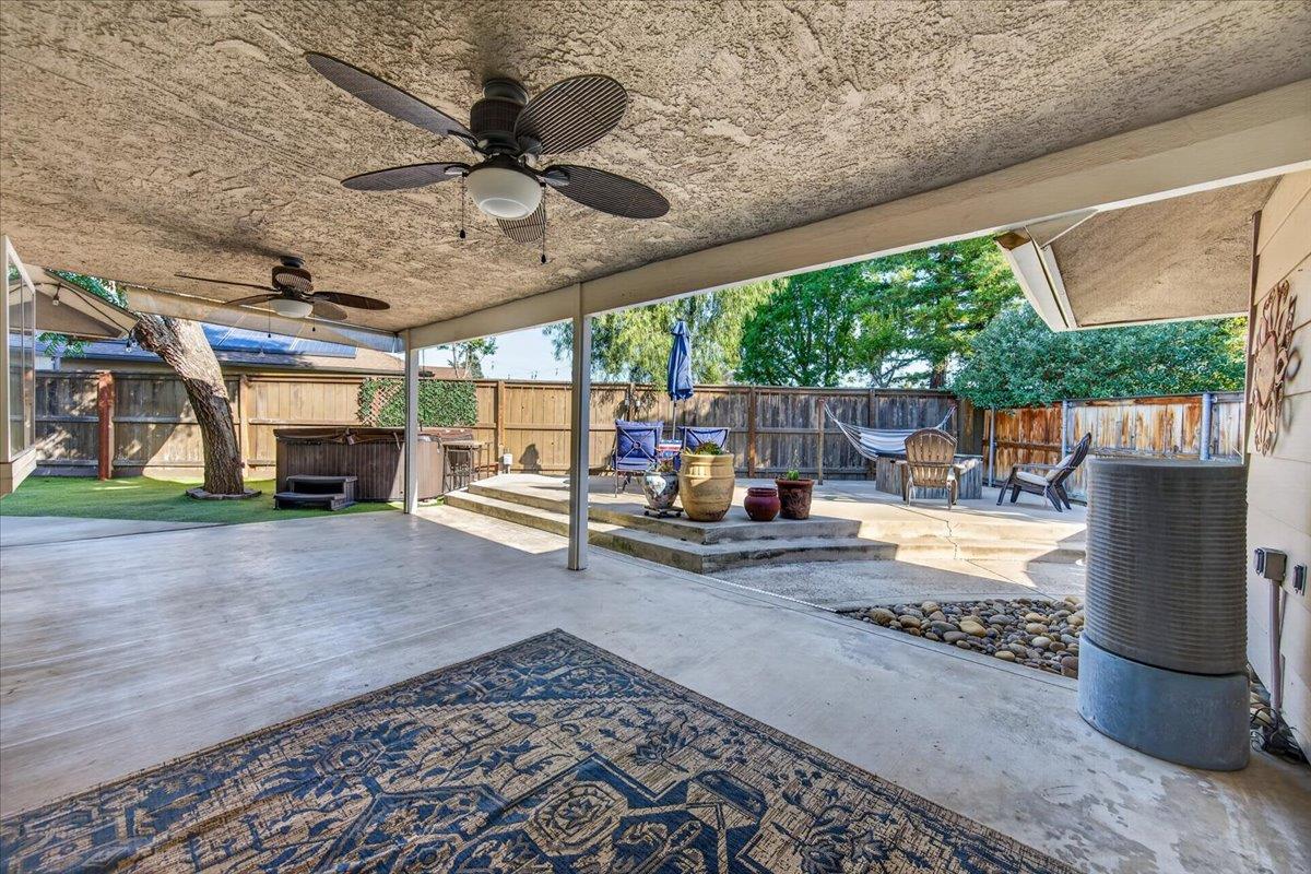 321 W Paul Ave, Clovis, CA 93612