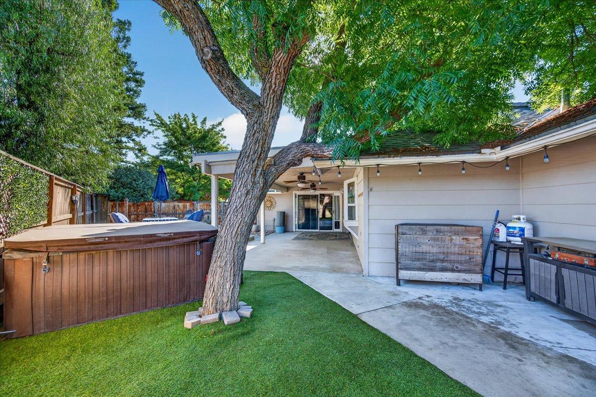 321 W Paul Ave, Clovis, CA 93612