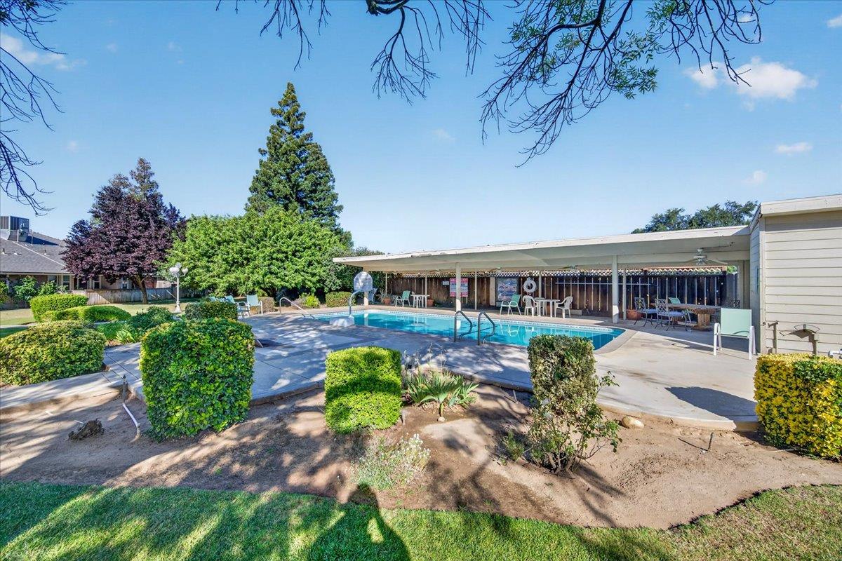 321 W Paul Ave, Clovis, CA 93612