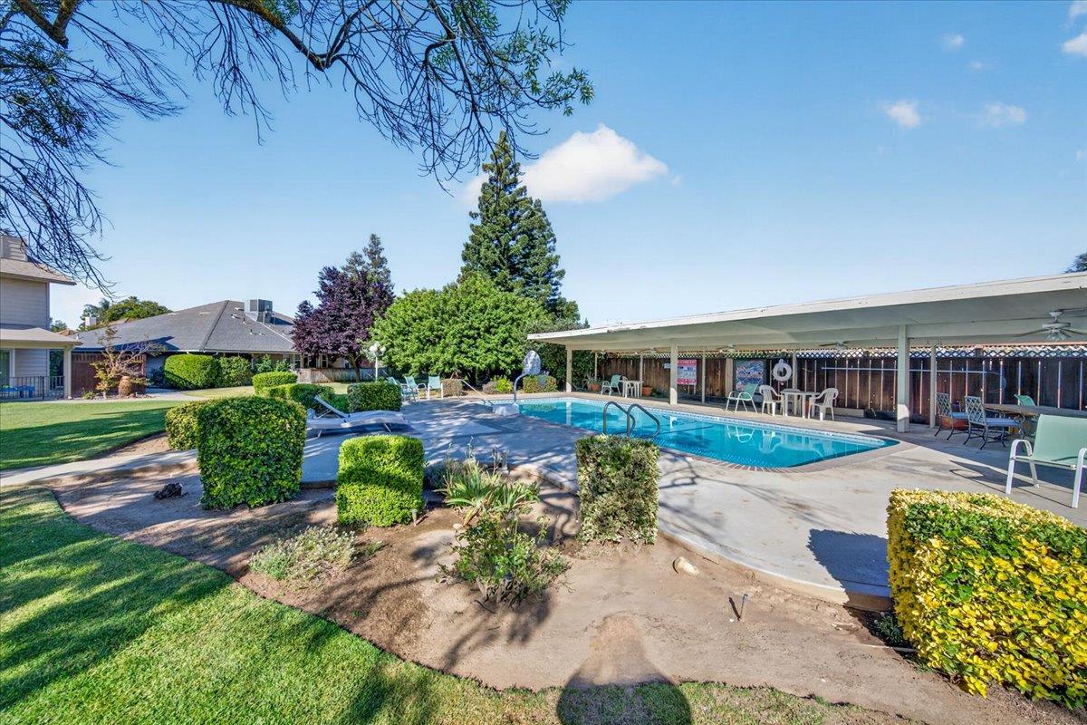 321 W Paul Ave, Clovis, CA 93612