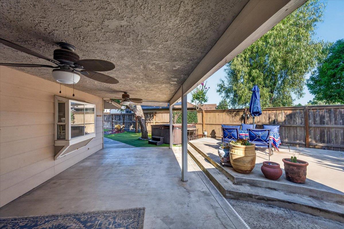 321 W Paul Ave, Clovis, CA 93612