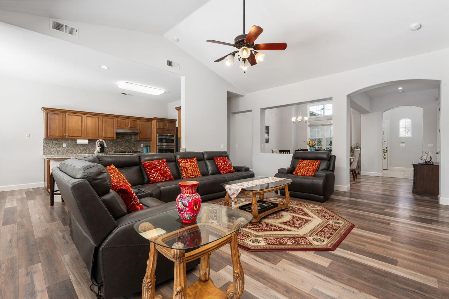 3112 Everglade Ave, Clovis, CA 93619