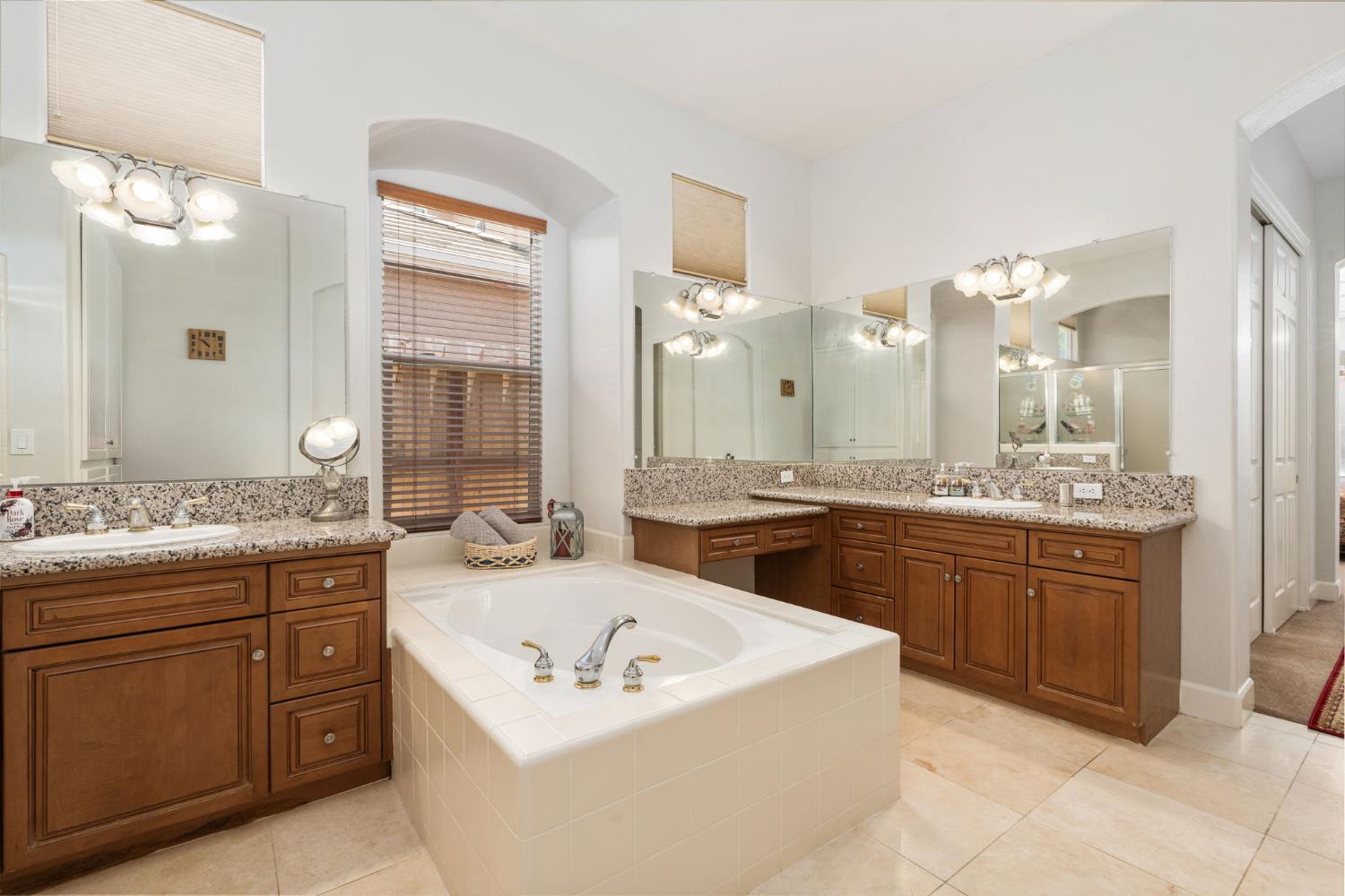 3112 Everglade Ave, Clovis, CA 93619