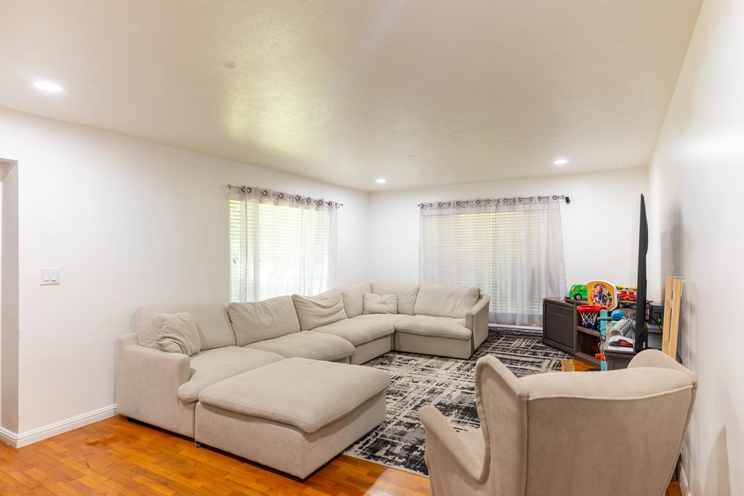 4036 E Gettysburg Ave, Fresno, CA 93726