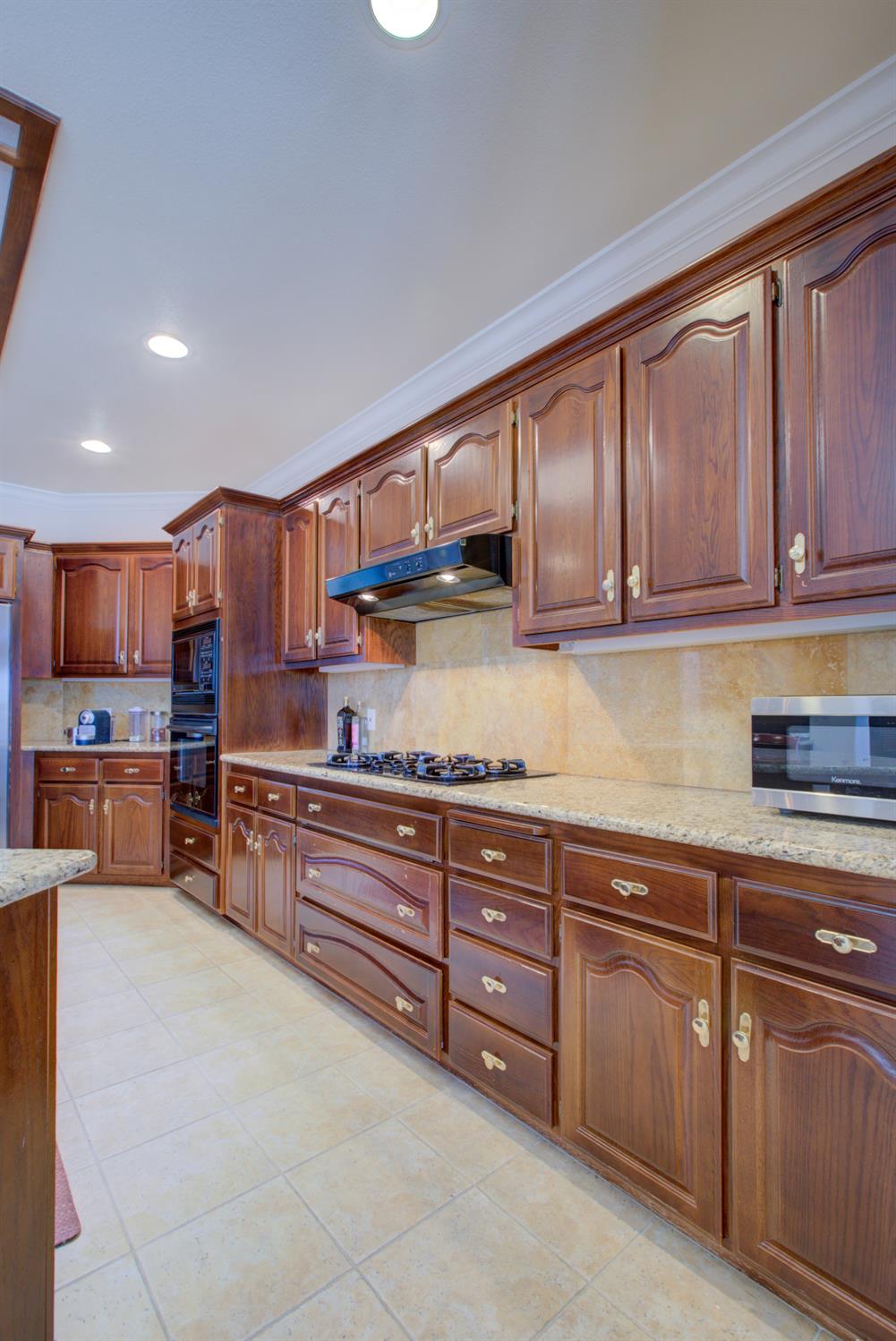 591 Bobolink Ct, Merced, CA 95340