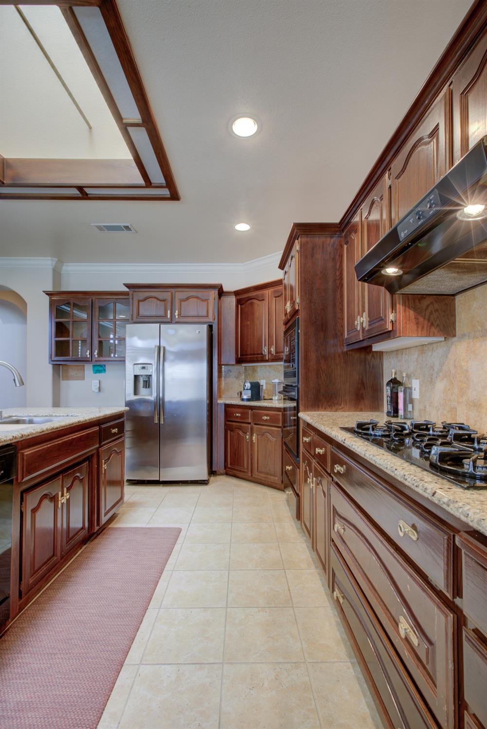 591 Bobolink Ct, Merced, CA 95340