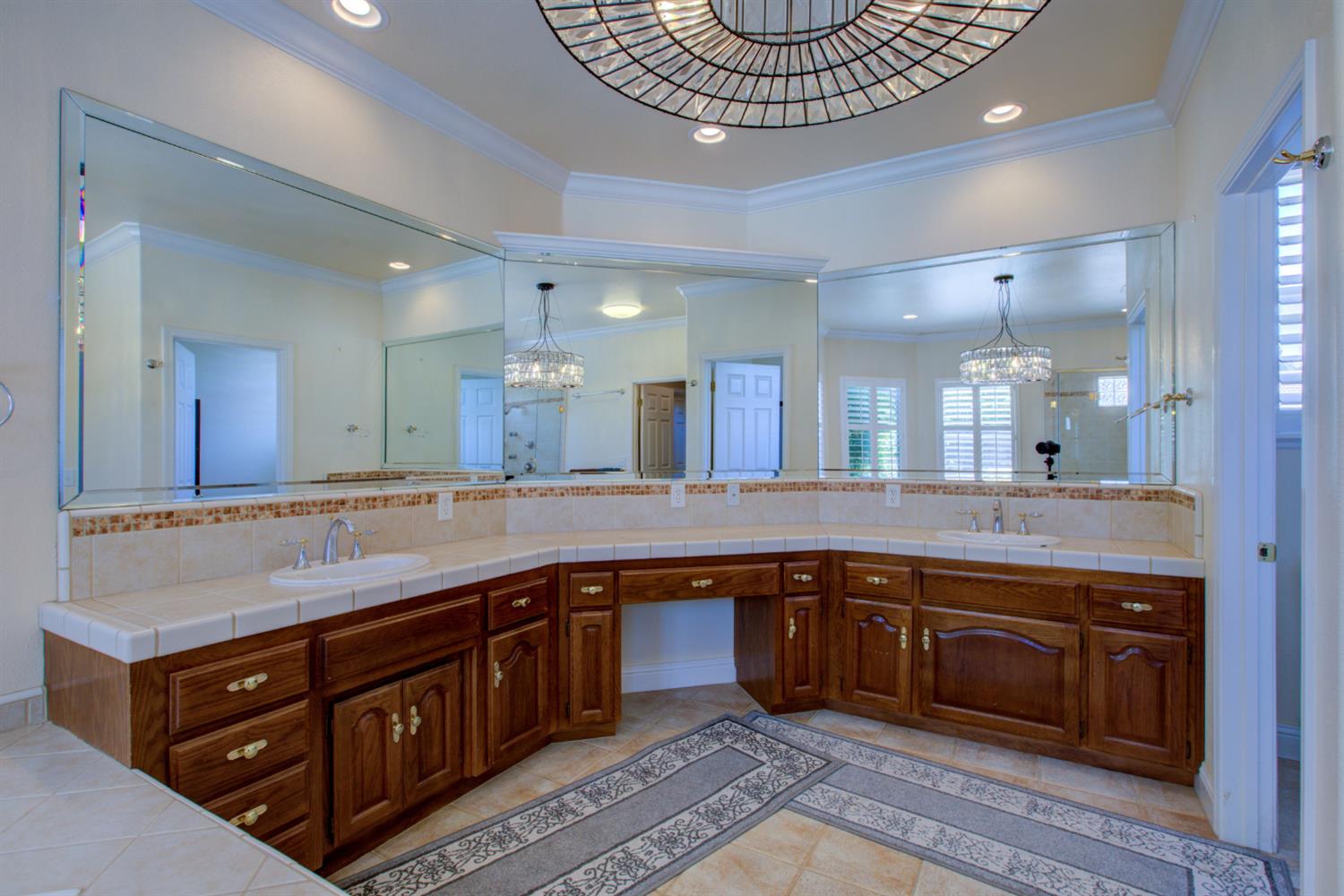 591 Bobolink Ct, Merced, CA 95340