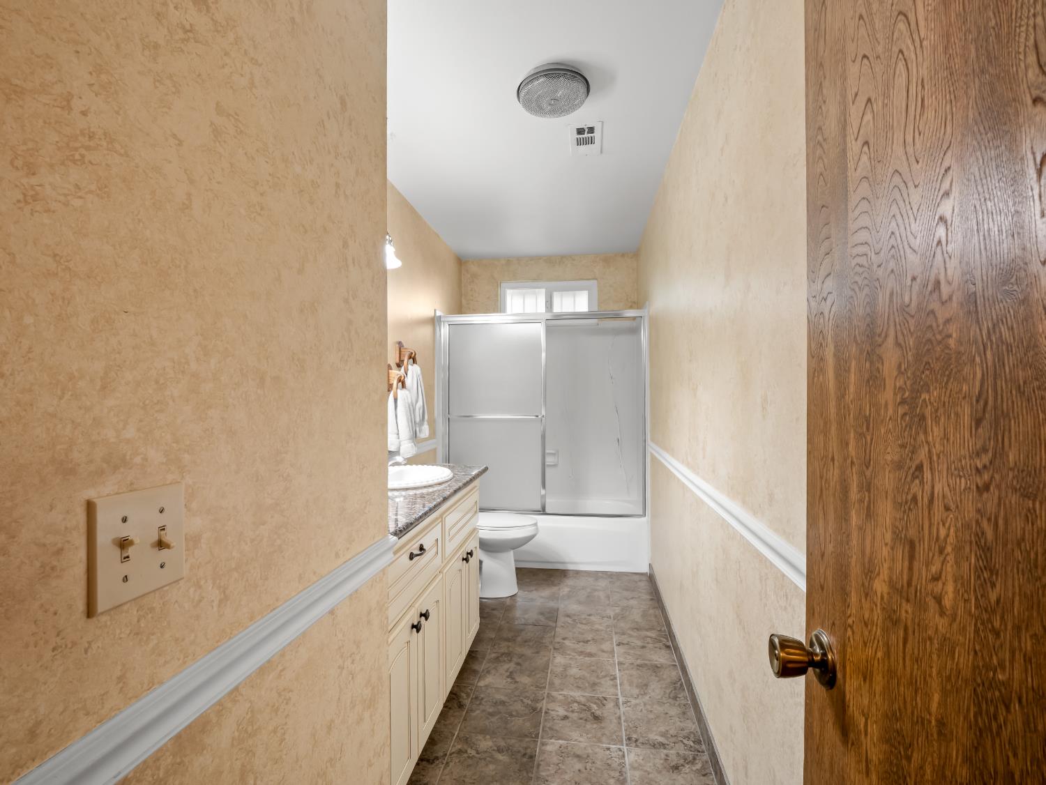 323 N Villa Ave, Fresno, CA 93727