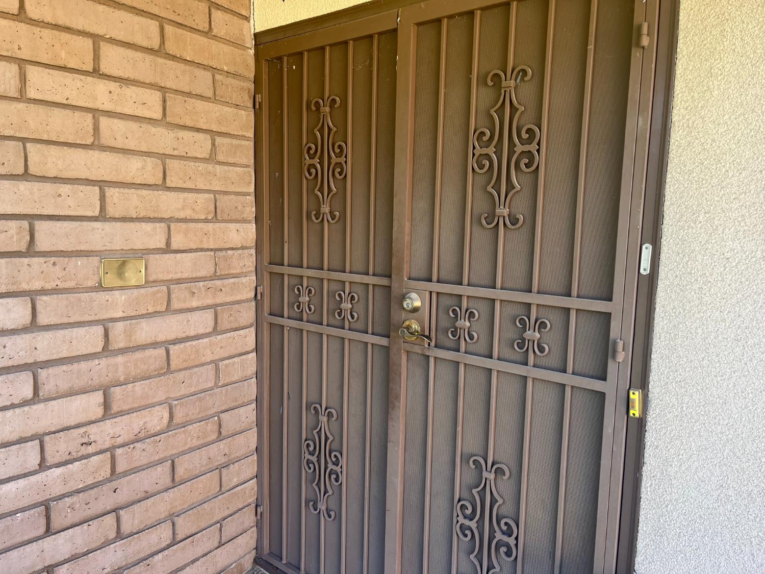 1126 E Paul Ave, Fresno, CA 93710