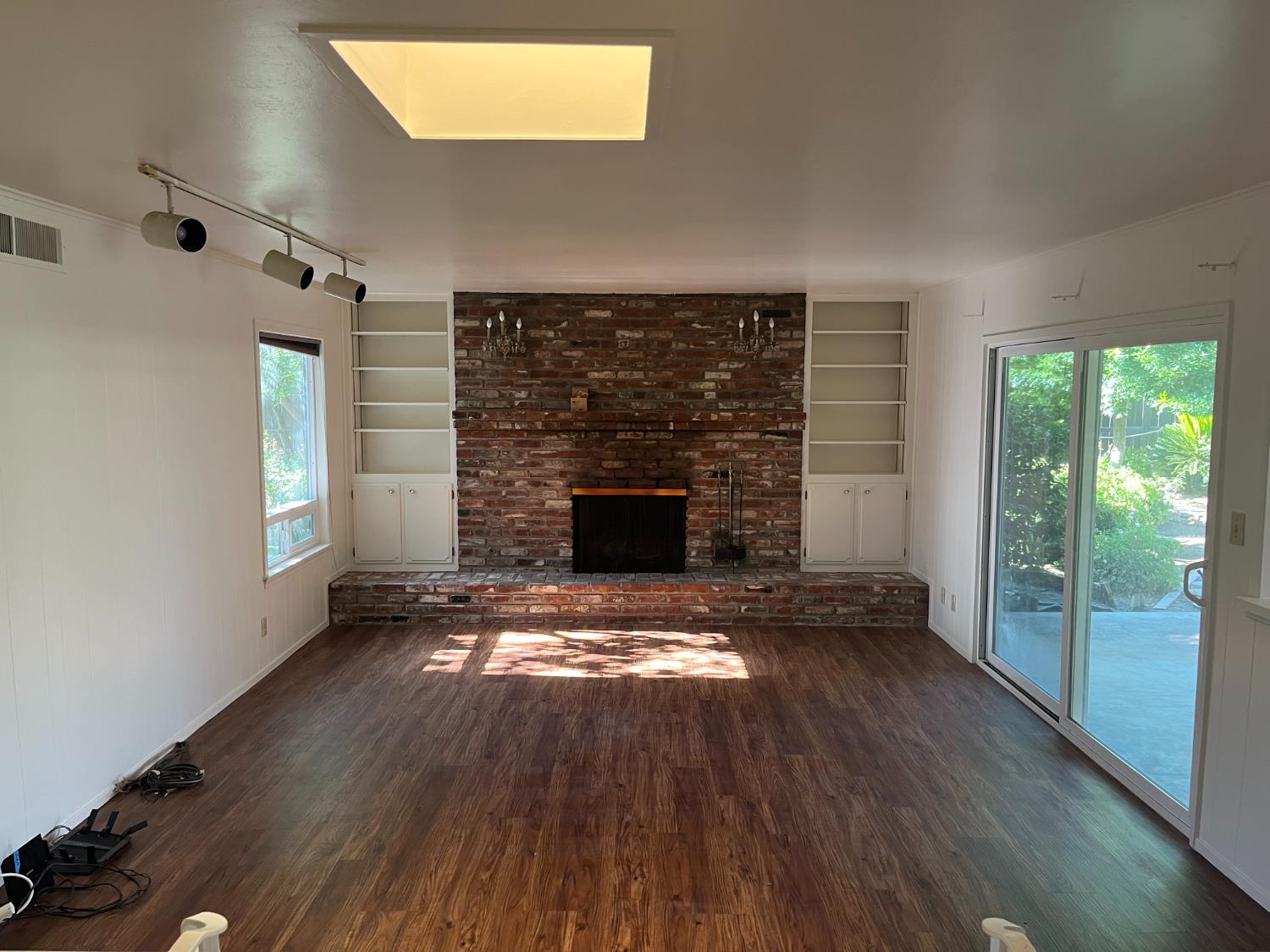 1126 E Paul Ave, Fresno, CA 93710