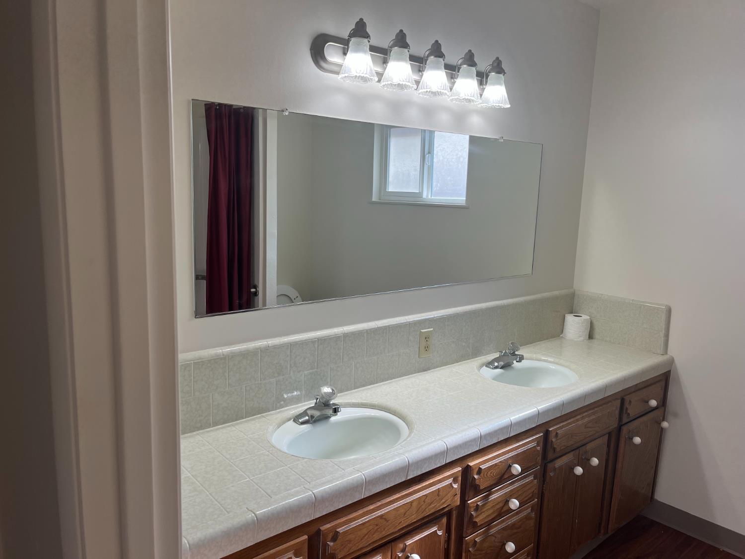 1126 E Paul Ave, Fresno, CA 93710