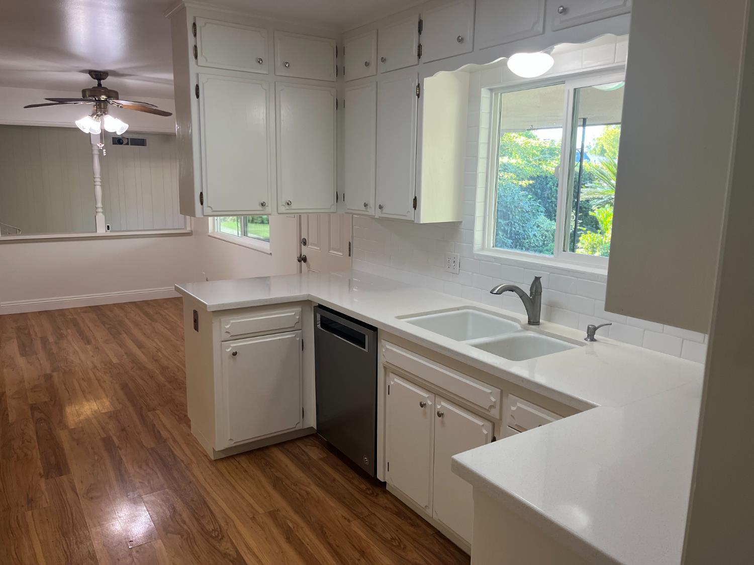 1126 E Paul Ave, Fresno, CA 93710