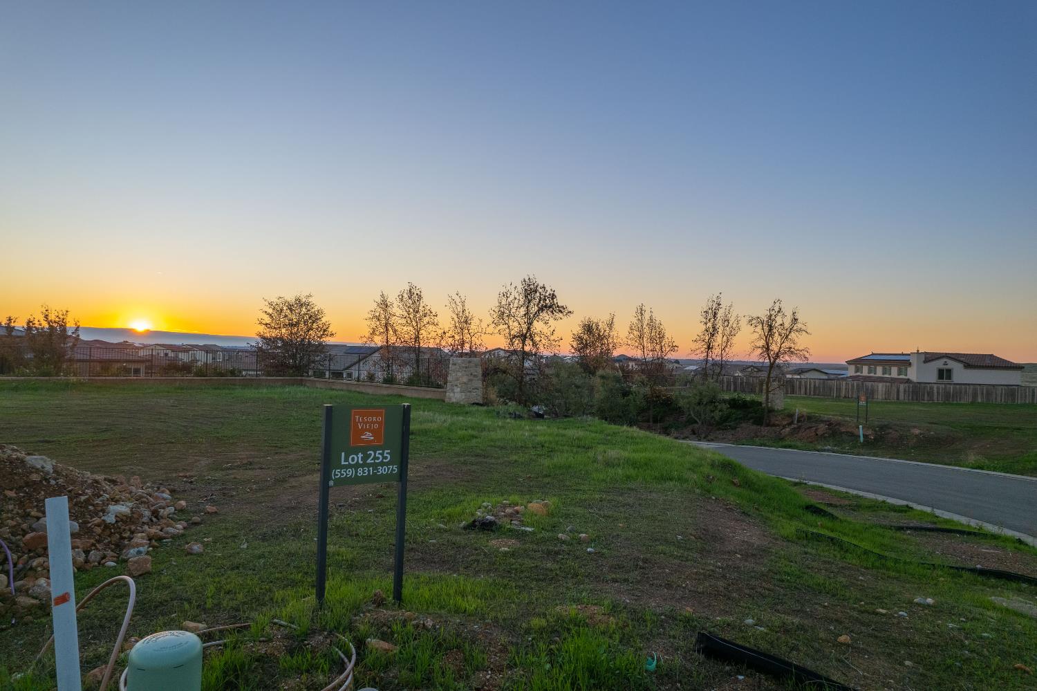 882 Terrace Pl, Madera, CA 93636