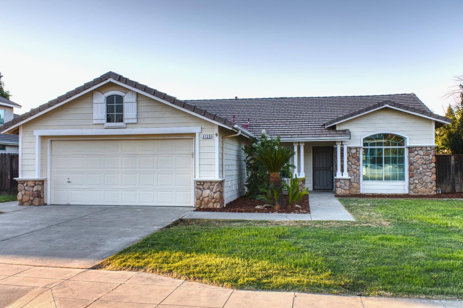 2723 Mitchell Ave, Clovis, CA 93611
