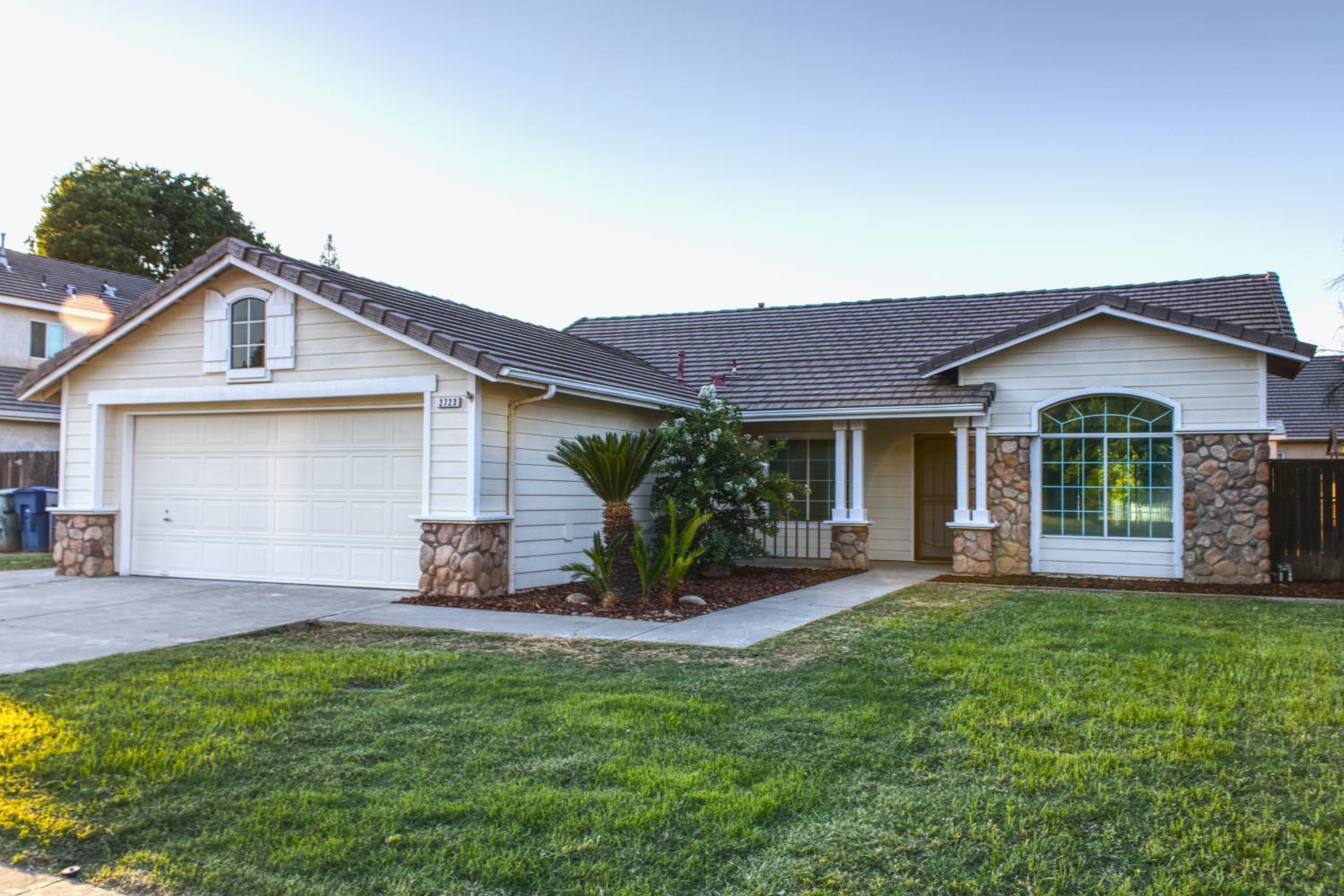 2723 Mitchell Ave, Clovis, CA 93611
