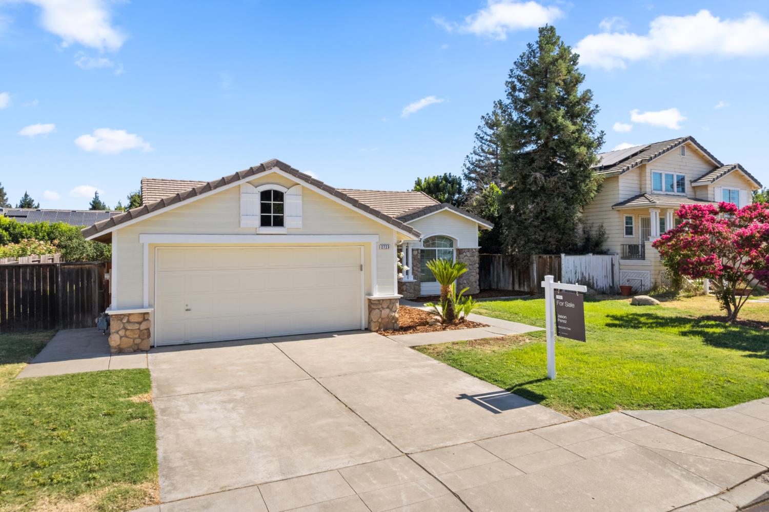 2723 Mitchell Ave, Clovis, CA 93611