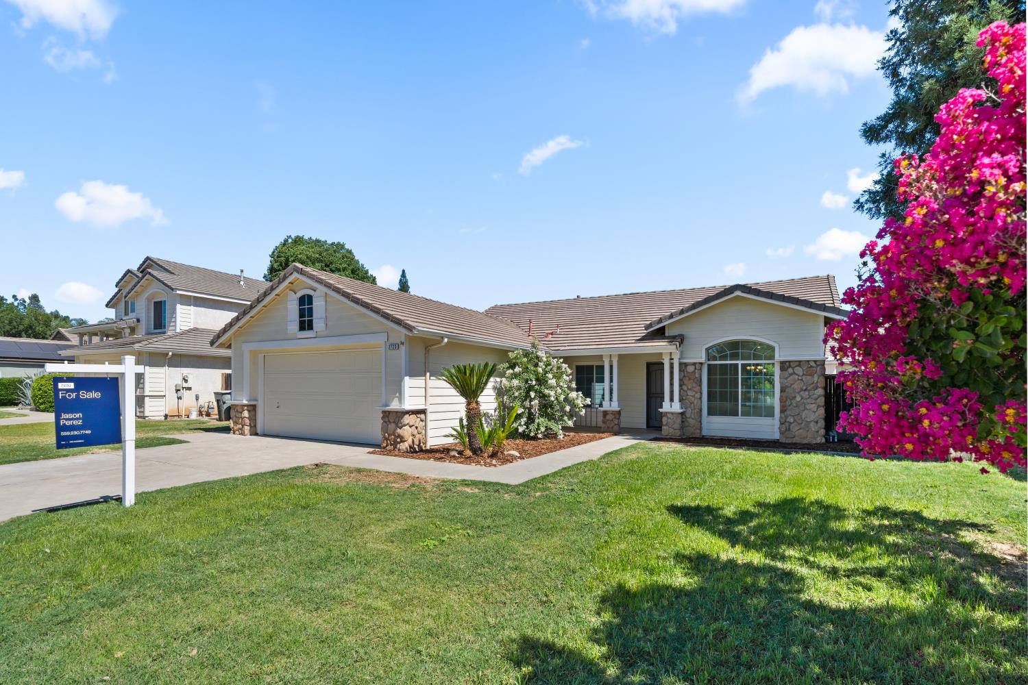 2723 Mitchell Ave, Clovis, CA 93611