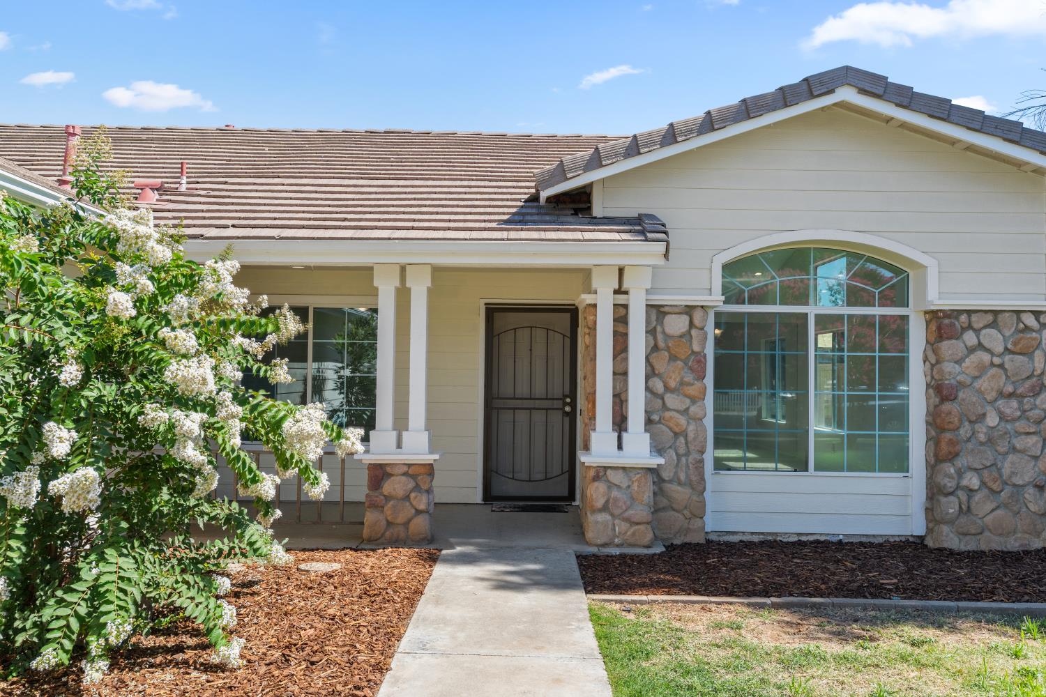 2723 Mitchell Ave, Clovis, CA 93611
