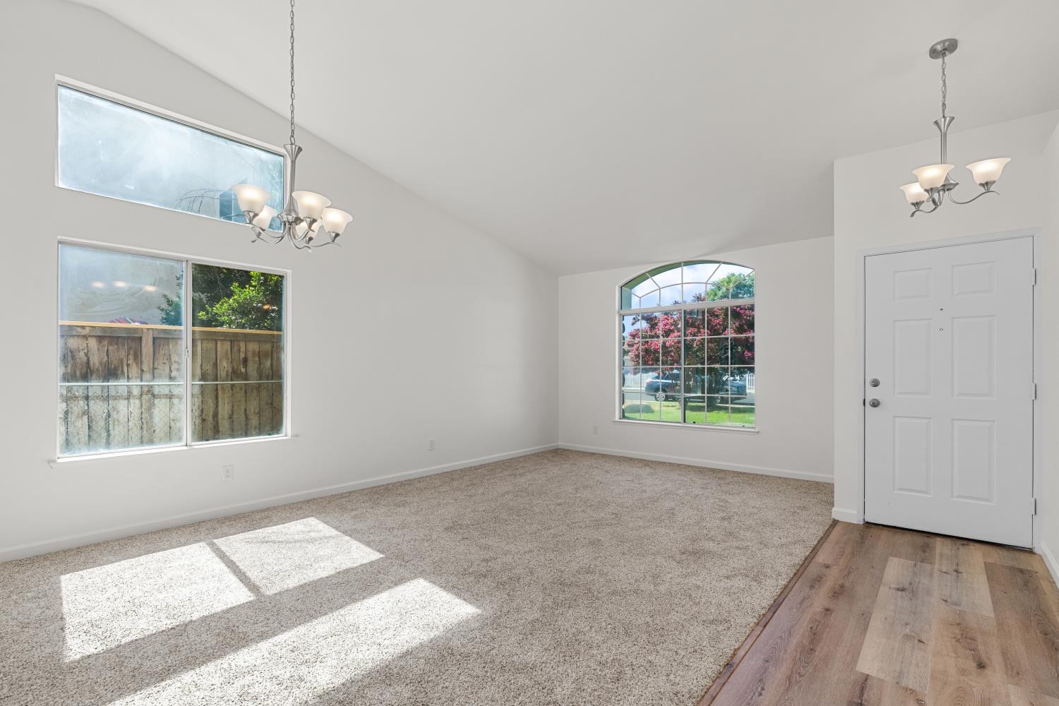 2723 Mitchell Ave, Clovis, CA 93611