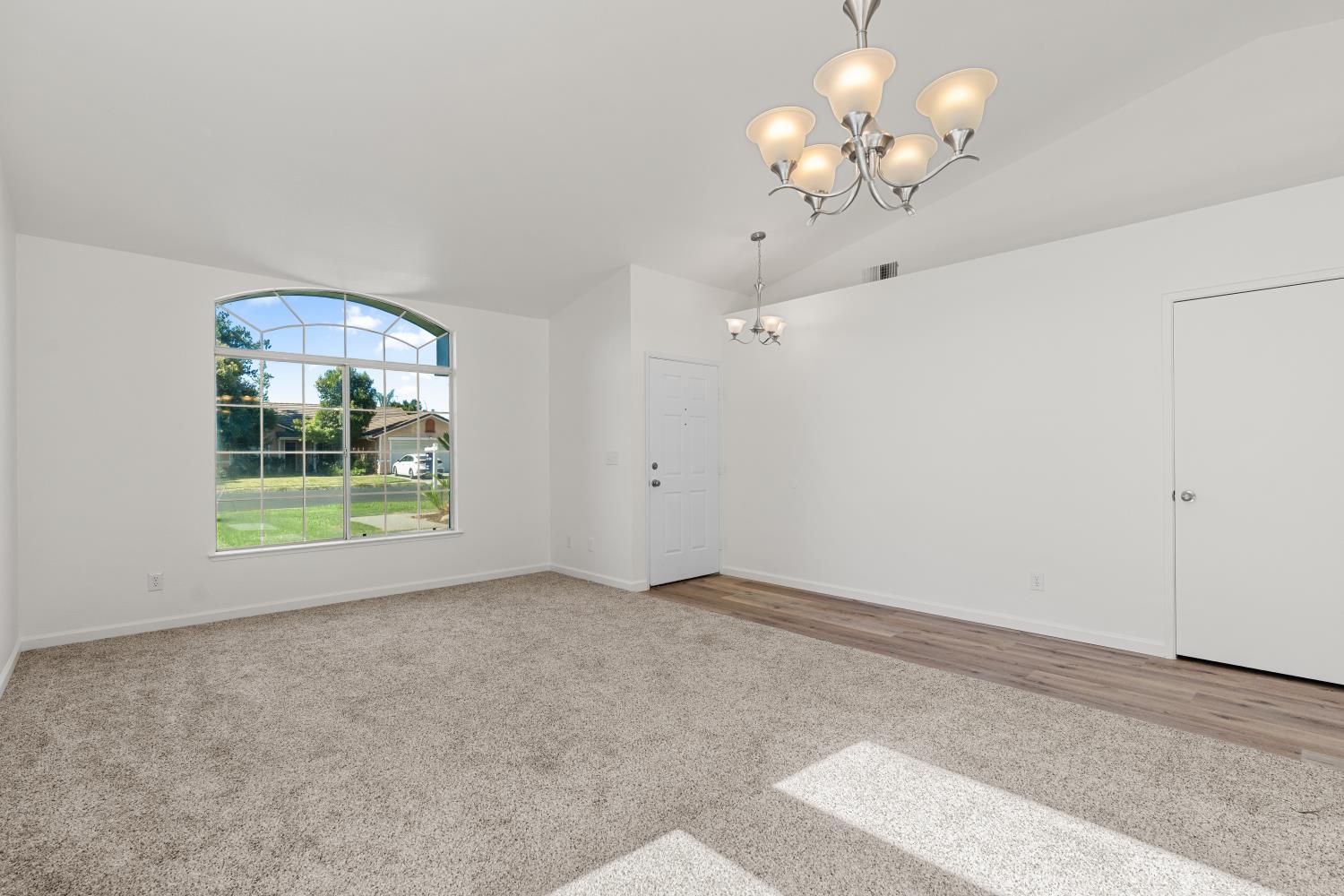 2723 Mitchell Ave, Clovis, CA 93611