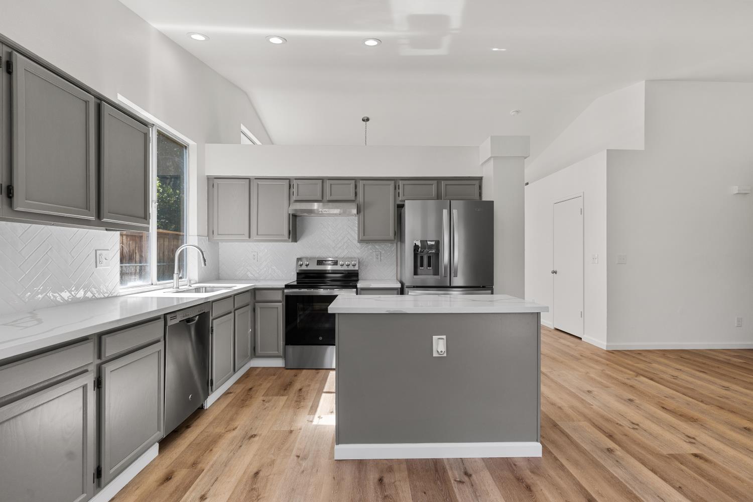 2723 Mitchell Ave, Clovis, CA 93611