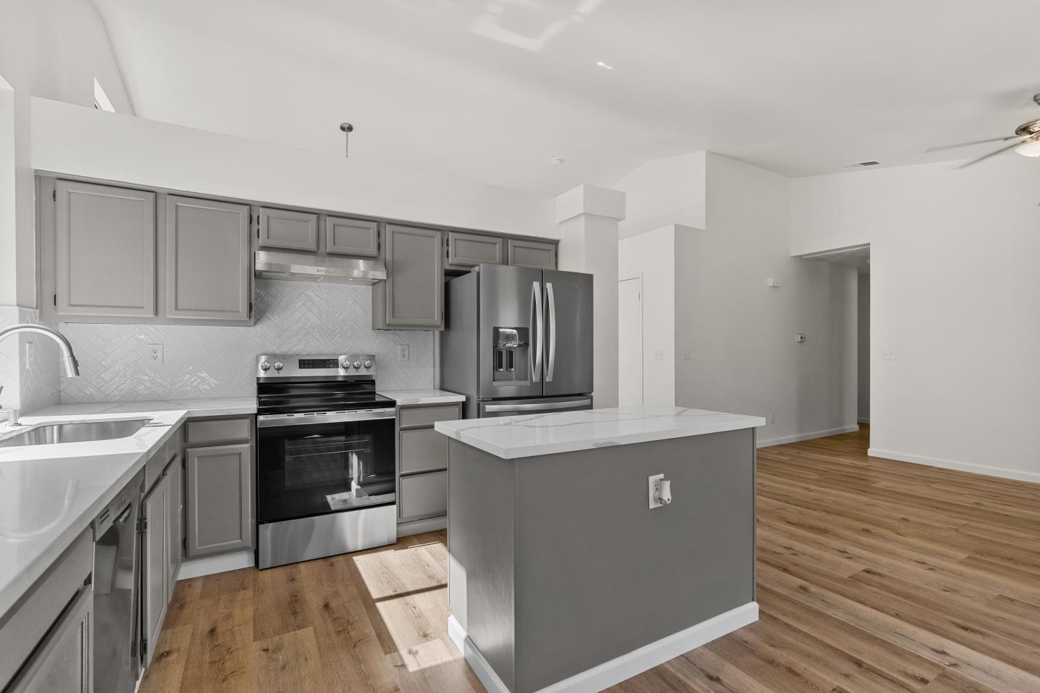 2723 Mitchell Ave, Clovis, CA 93611