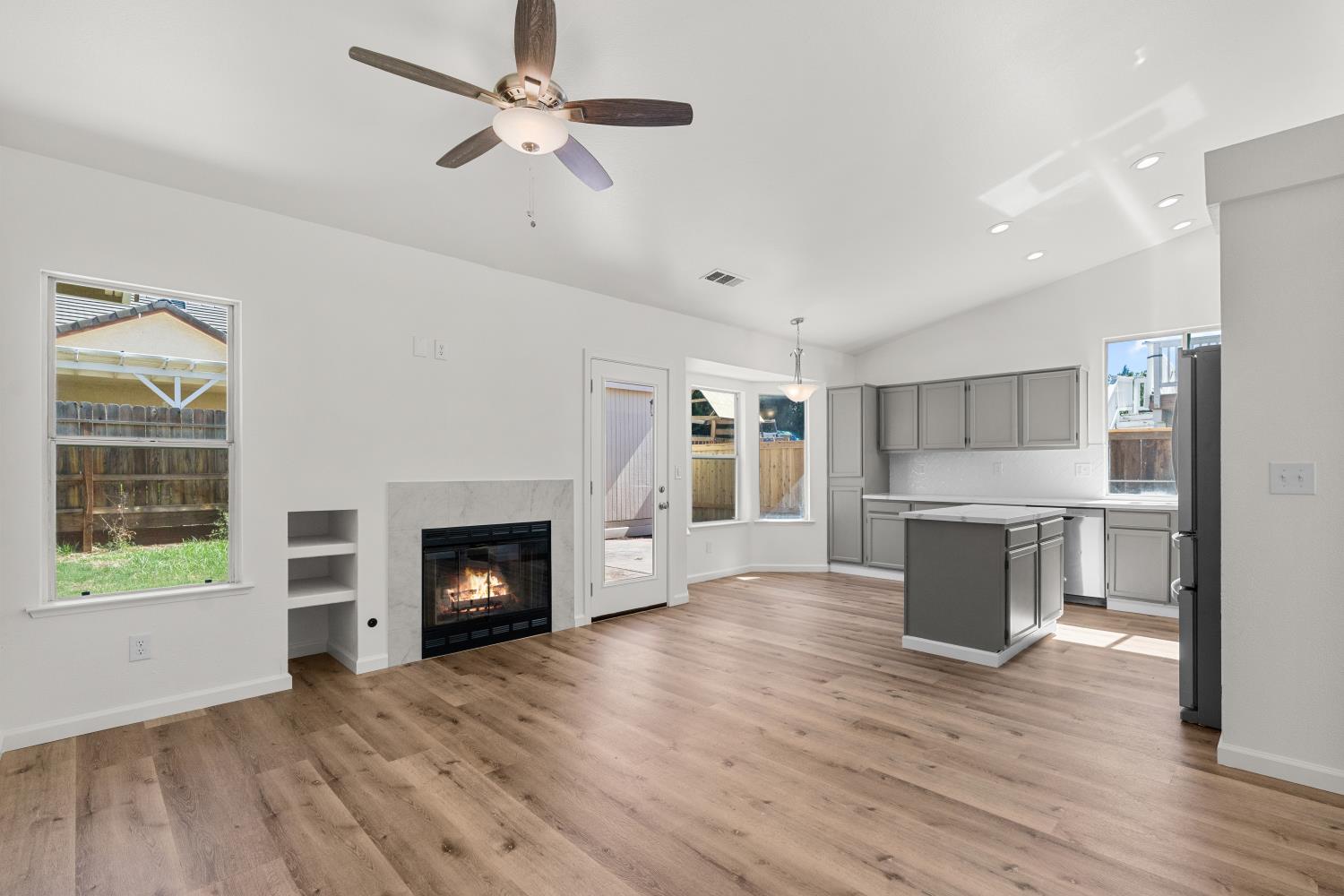 2723 Mitchell Ave, Clovis, CA 93611