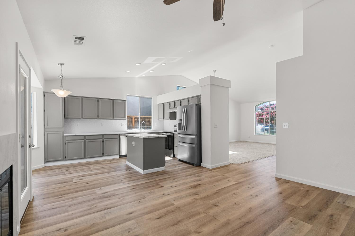 2723 Mitchell Ave, Clovis, CA 93611