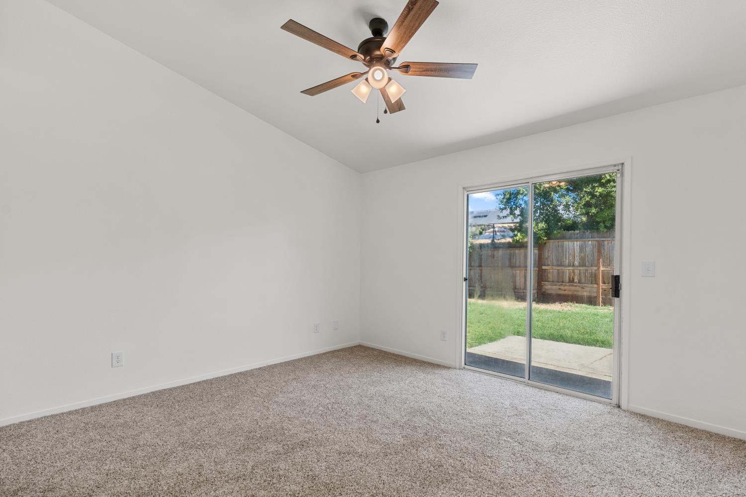 2723 Mitchell Ave, Clovis, CA 93611