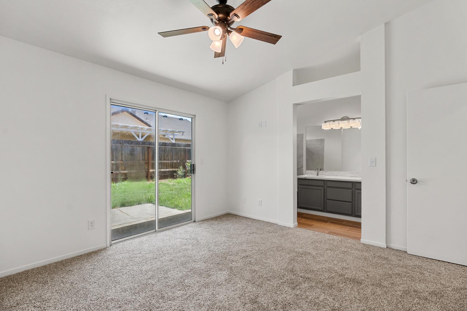 2723 Mitchell Ave, Clovis, CA 93611